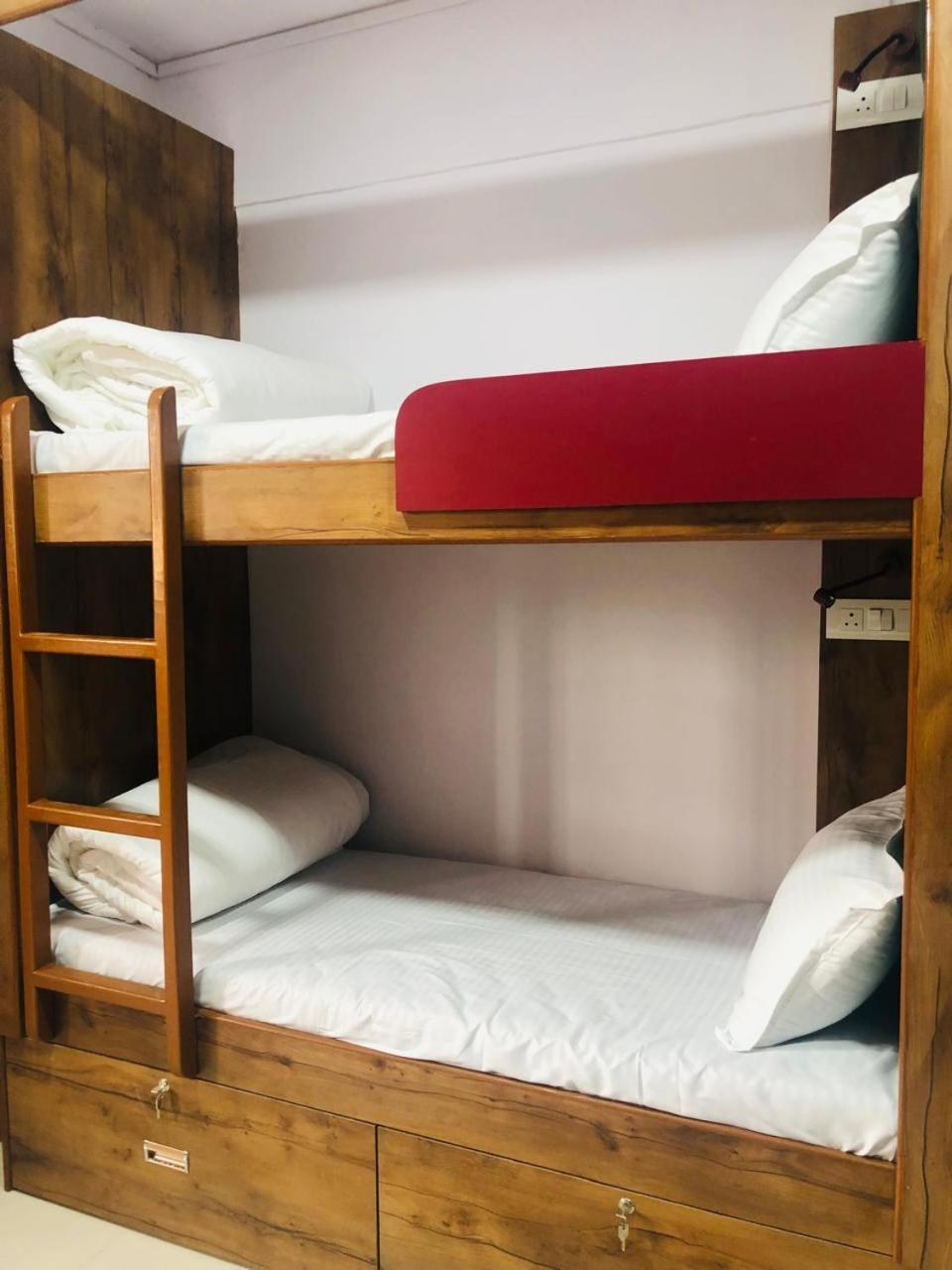 Everest Stays Rooms And Dormitory Bombay Esterno foto