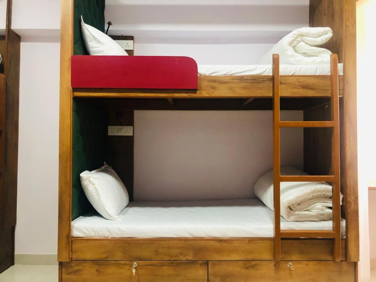 Everest Stays Rooms And Dormitory Bombay Esterno foto